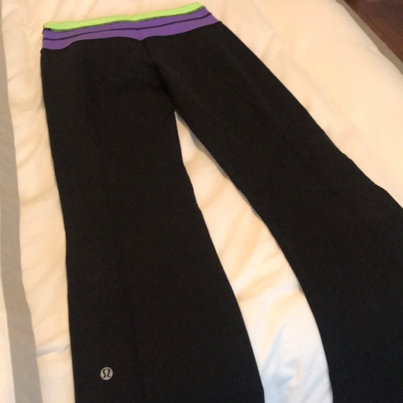 LULULEMON GROOVE PANT. Size 4. - Picture 4 of 4